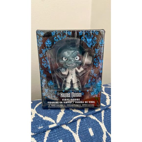 NEW Disney Haunted Mansion Ezra Hitchhiking Ghost Vinyl Figure - Picture 1 of 6
